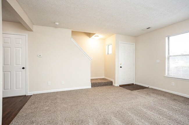 Building Photo - 5591 Rustling Way Ln