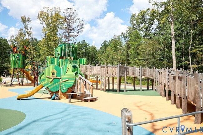 Building Photo - 214 Greenpark Rd