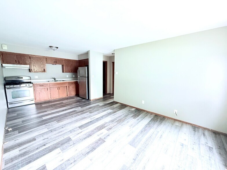 Building Photo - Ridgeway Court