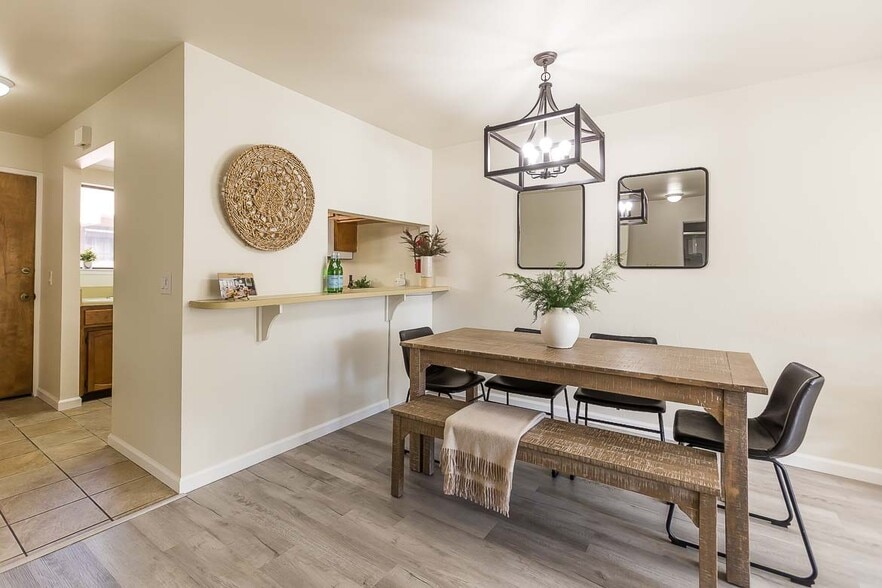 Building Photo - 680 Chorro St