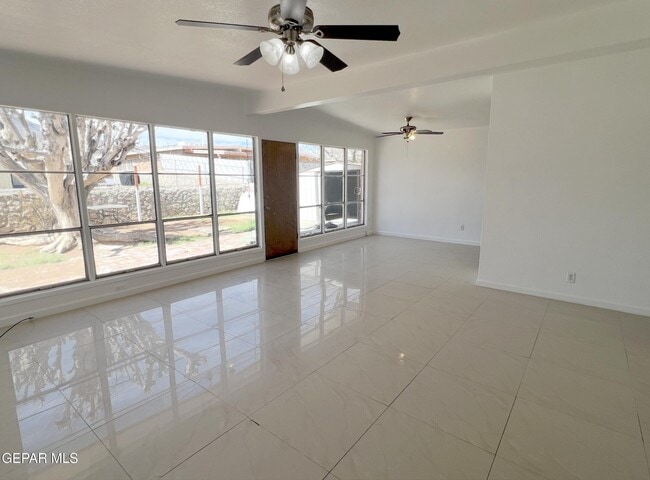 Building Photo - 10009 Jamaica St