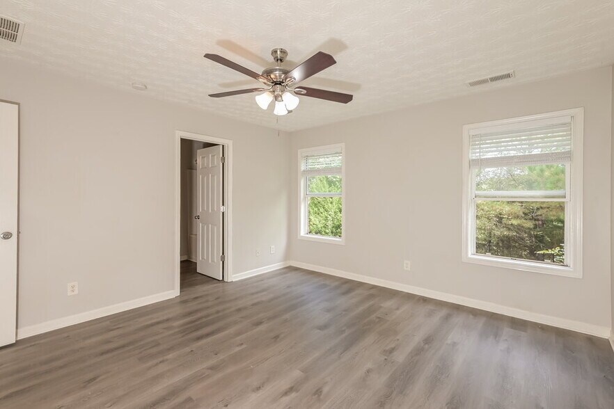 Building Photo - 418 Double Creek Dr