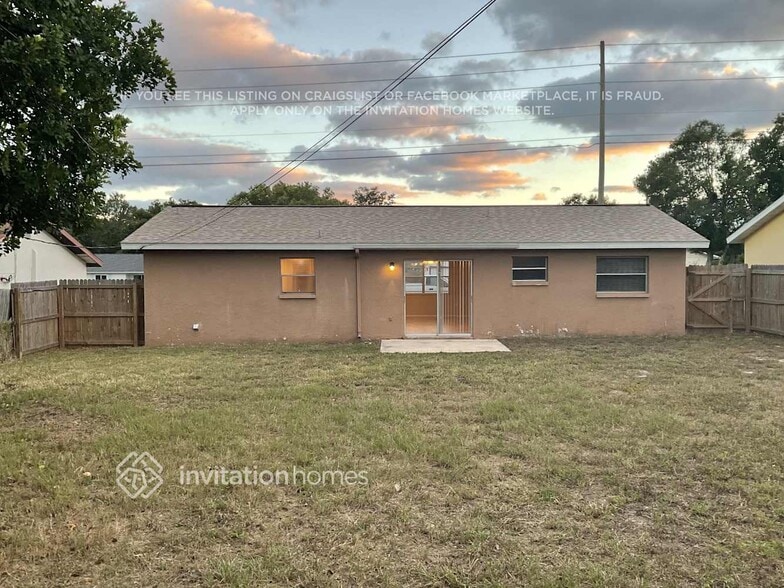 Building Photo - 11447 Walsingham Rd