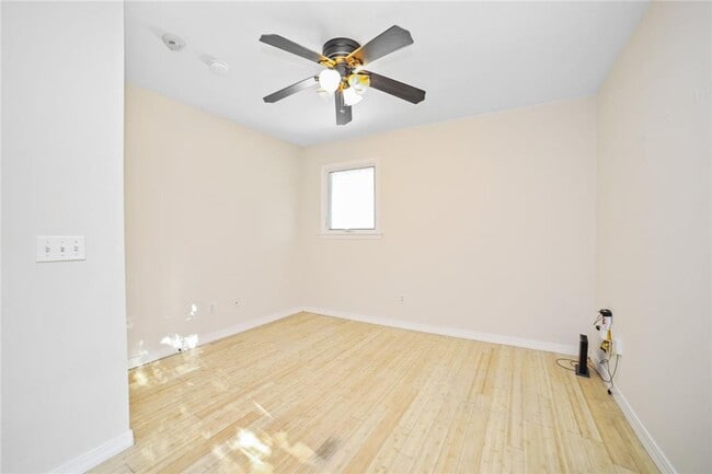 Building Photo - 2716 E 22nd St