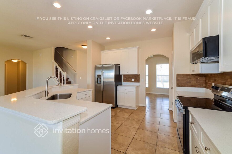 Building Photo - 2548 Sand Hill Point Cir