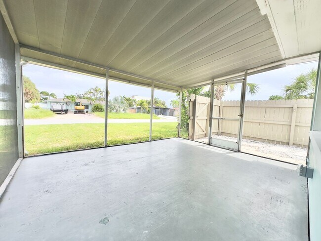 Building Photo - 3bed/2bath Home Off Treasure Island Causew...