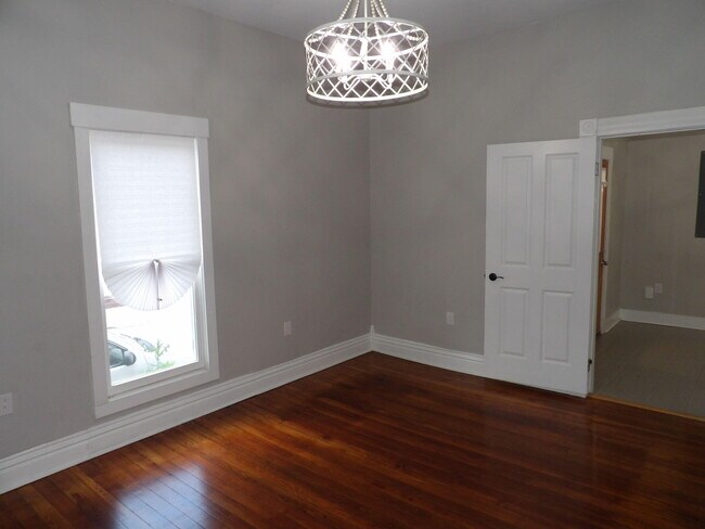 Building Photo - 609 Taylor Ave