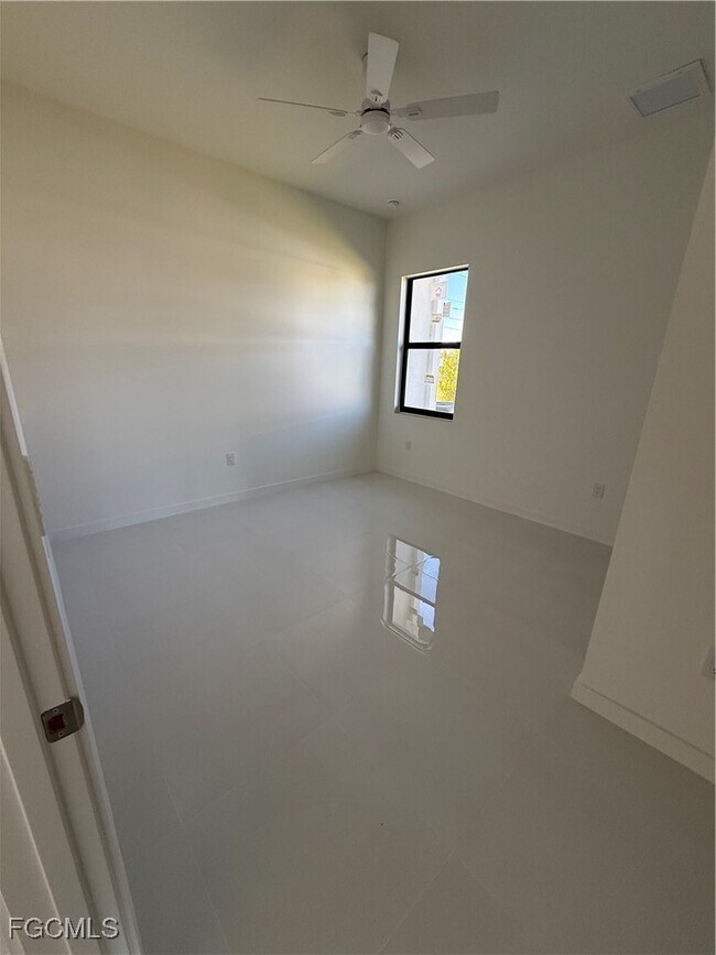 Building Photo - 331 Rawlings Ave