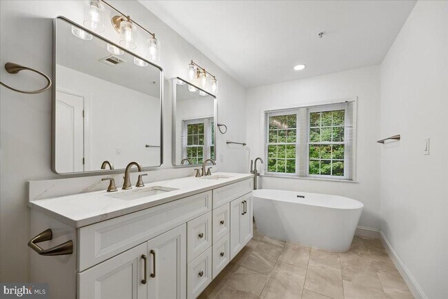 Building Photo - 10539 Tuckerman Heights Cir