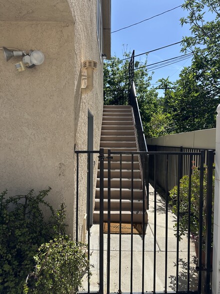 Building Photo - 5318 Alhama Dr