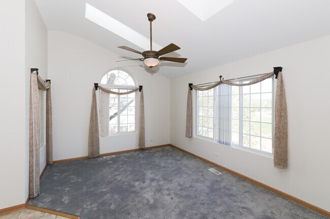Building Photo - 2232 Dawson Ln