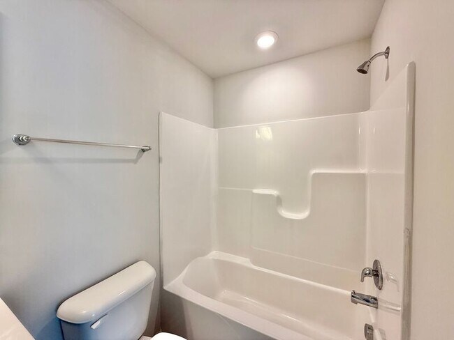 Building Photo - 4807 Southern Magnolia Dr