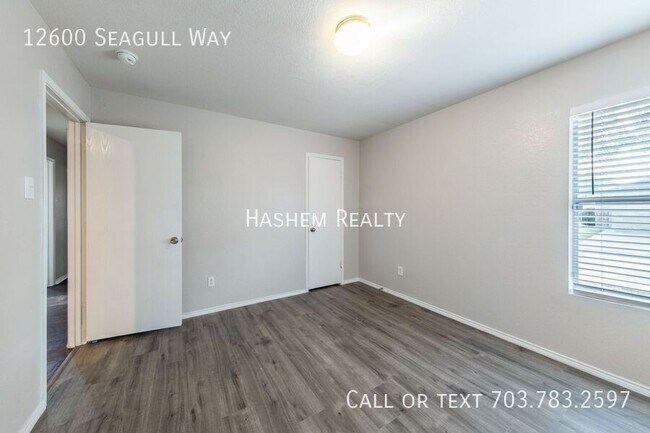 Building Photo - 12600 Seagull Way