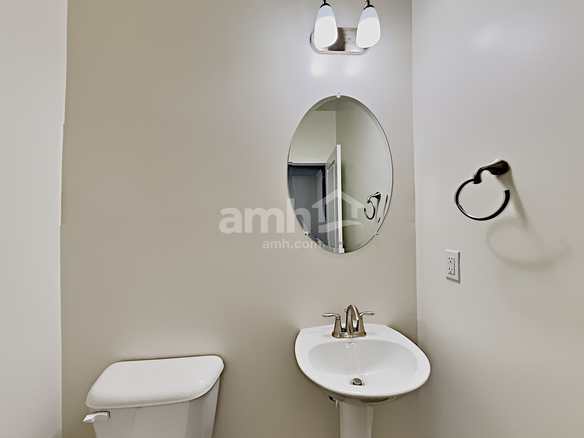 Building Photo - 692 Woodall Rd