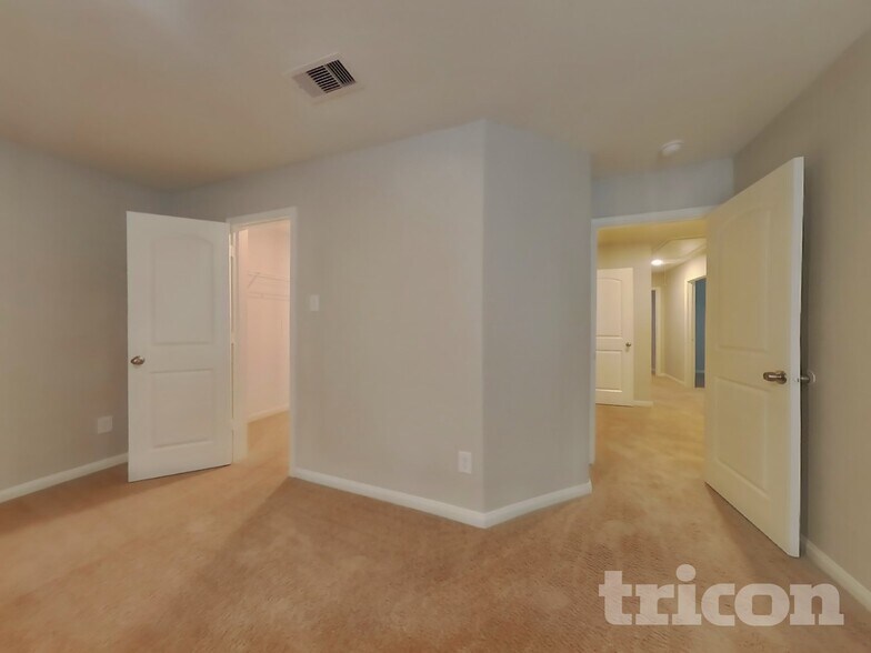 Building Photo - 23112 Shakespeare Dr