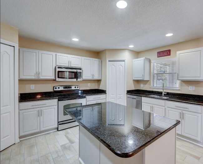 Kitchen - 5225 NW Wisk Fern Cir