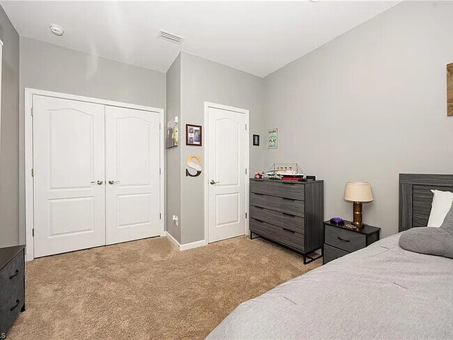 Building Photo - Earn Wealth While Leasing - Like a Homeown...