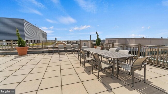 Building Photo - 1150 K St NW