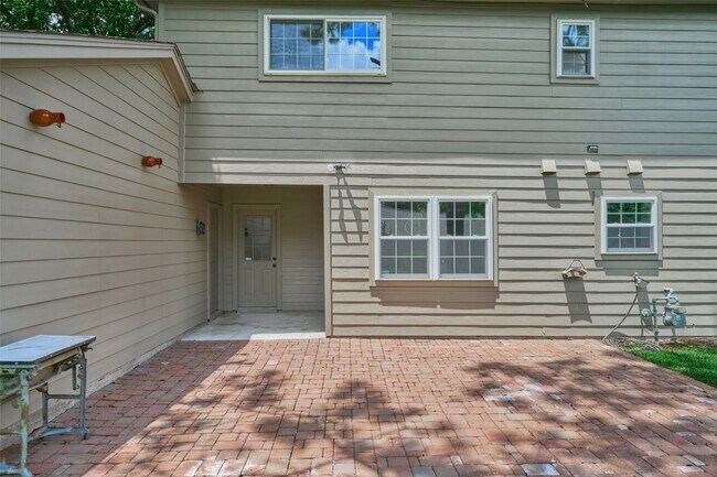Building Photo - 12402 Stafford Springs Dr