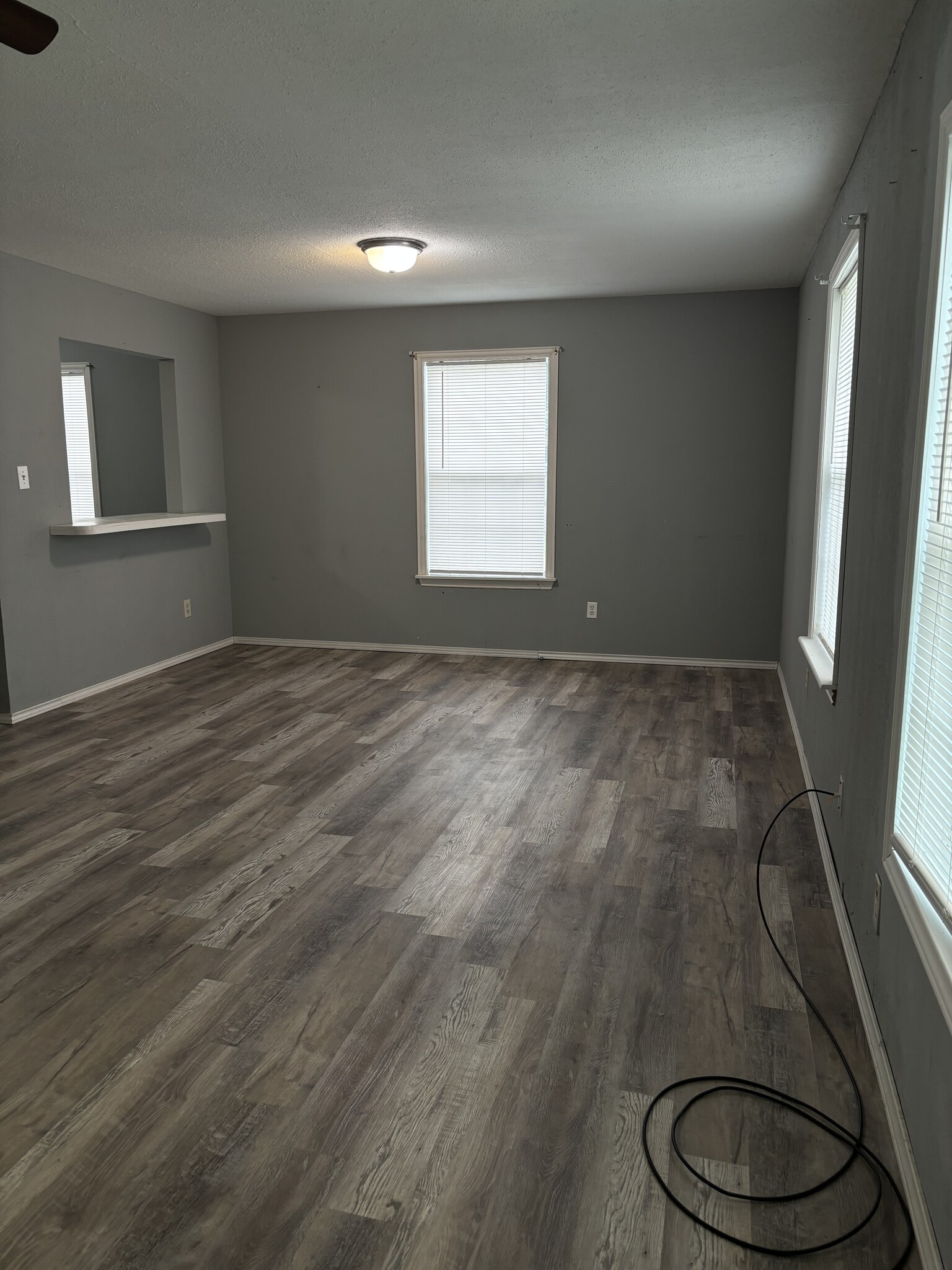 Living room - 102 Hilltop Dr