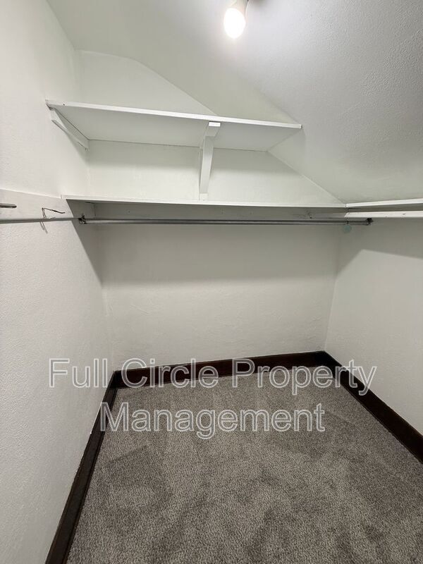 Building Photo - 351 N Clarmar Ave