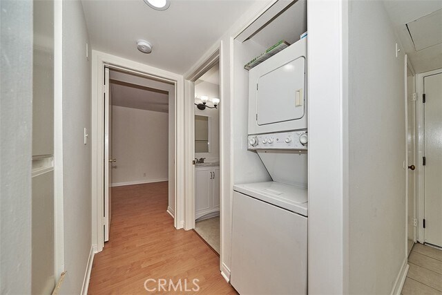 Building Photo - 433 S Manhattan Pl