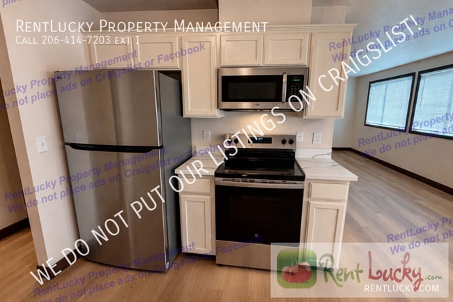 Building Photo - 104 167th St E