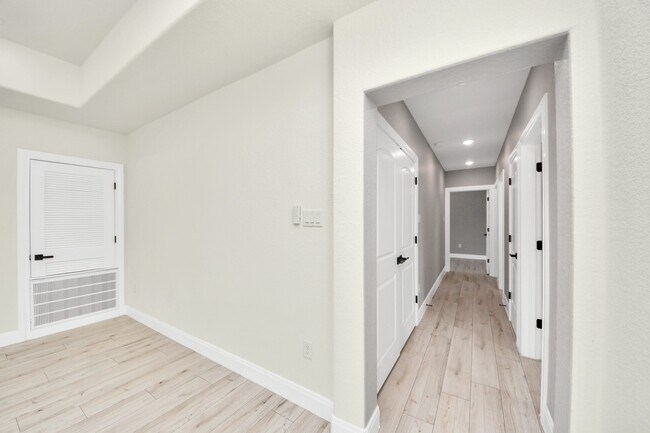 Building Photo - 7815 Joy St