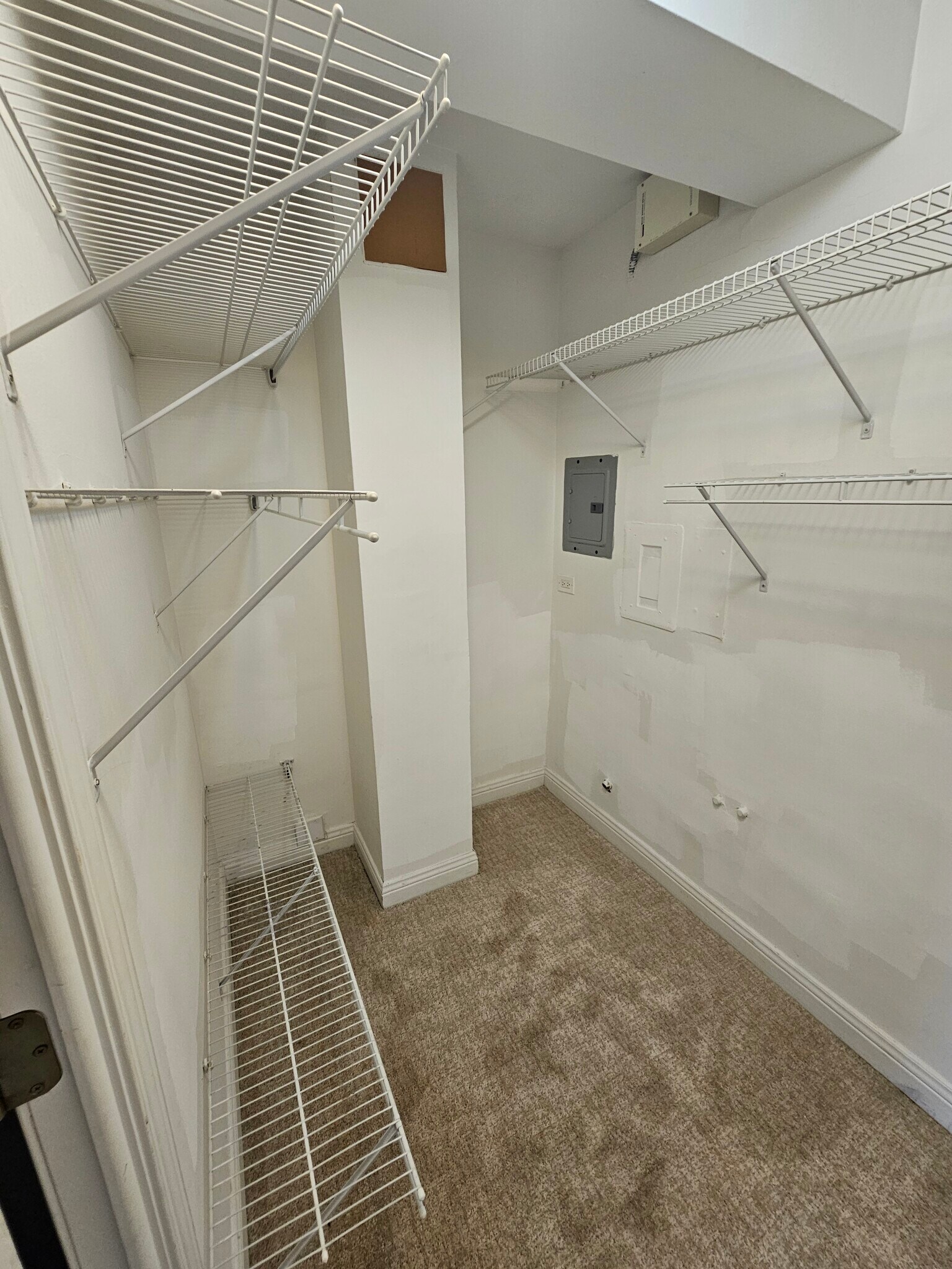 Building Photo - 707 W Gordon Ter