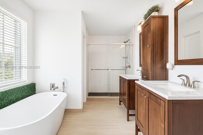 Building Photo - 214 La Costa Ct