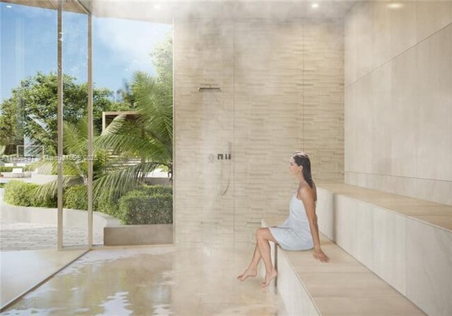 Building Photo - 700 NE 24th St