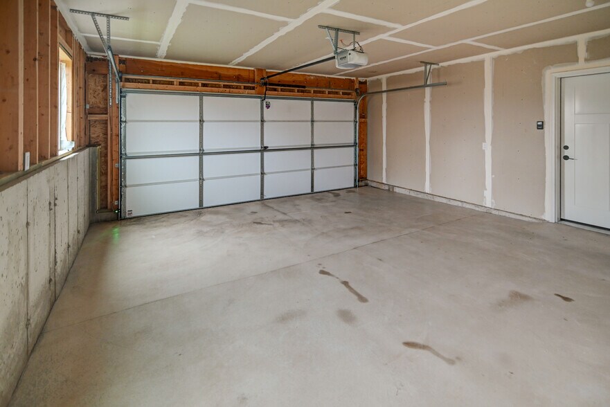 Building Photo - 4795 Lacy Rd