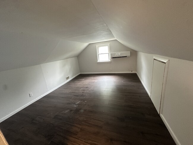 Building Photo - 330 N Floridale Ave
