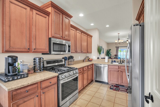 Building Photo - 1504 Stonebluff Ct