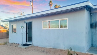 Building Photo - 5527 Baileya Ave