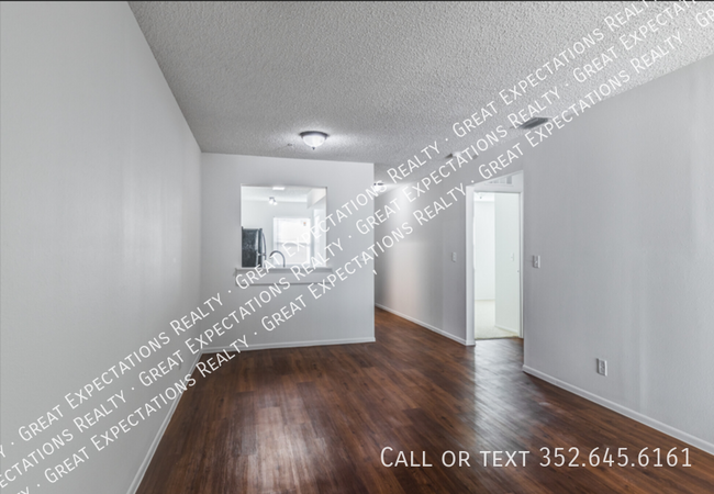 Building Photo - 2 Bed 1 Bath Apartment at Timberland Apart...