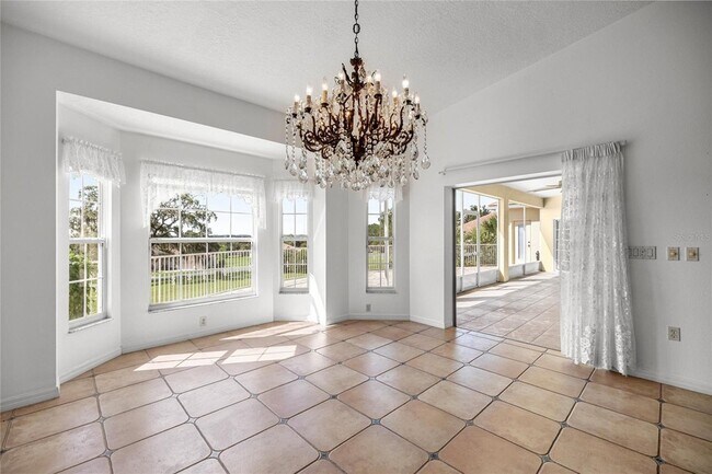 Building Photo - 482 W Fenway Dr