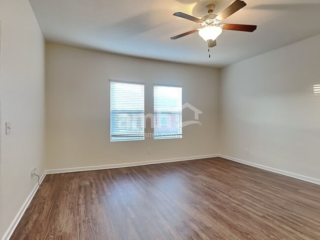 Building Photo - 4878 St James Ln