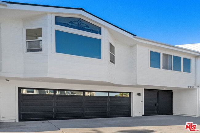 Building Photo - 4405 Costa De Oro