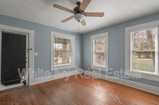 Building Photo - 254 S Railroad St