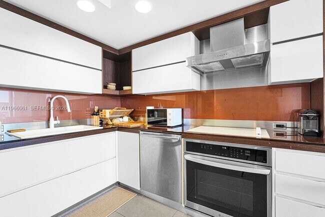 Building Photo - 2155 Washington Ct