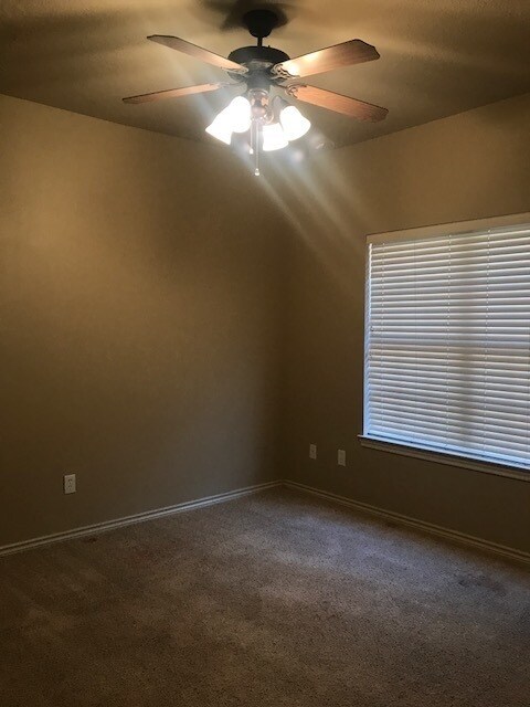 Building Photo - 424 Forest Dr Loop