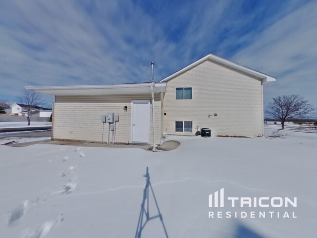 Building Photo - 9996 Park Pl Dr
