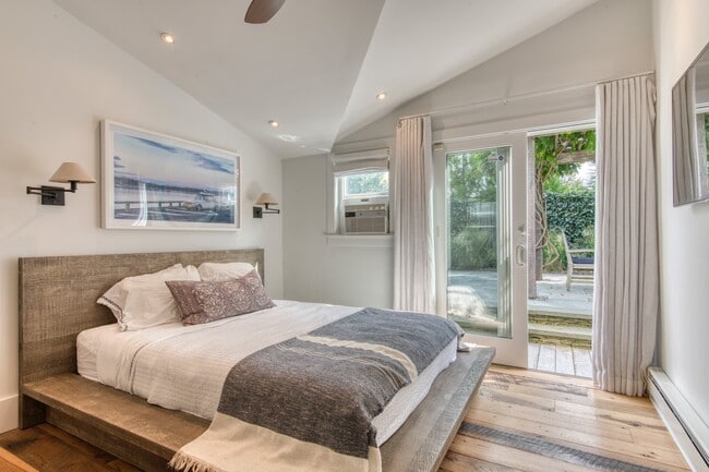 Building Photo - 21 Mako Ln