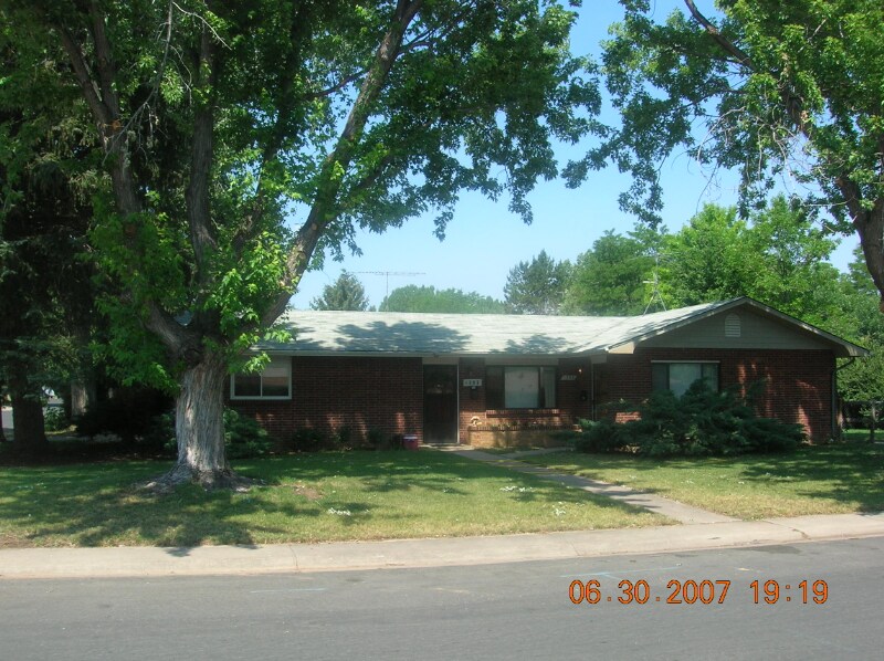 Building Photo - 1207 Castlerock Dr