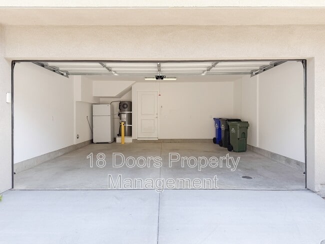 Building Photo - 1038 Cooper Pl