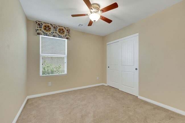 Building Photo - Southern Highlands: Spacious 4-Bedroom Home in a Gated Community with Upstairs Loft, Private Back...