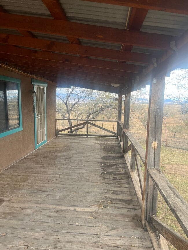 Building Photo - Beautiful ! Bed 1.5 Bath in J-6.