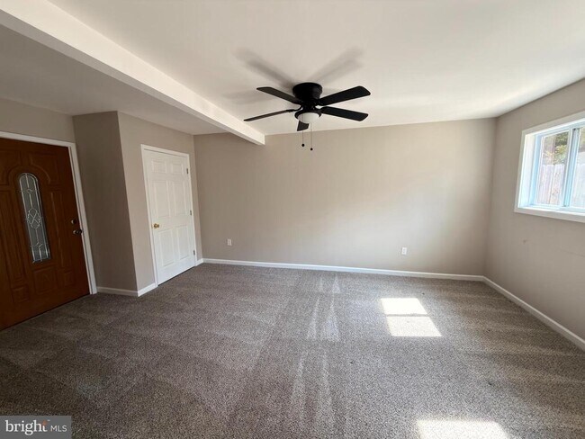 Building Photo - 10325 Gordon Rd