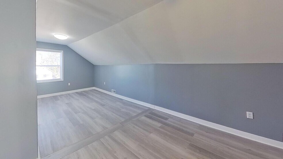 Building Photo - Spacious Modern Home | Stylish Comfort Nea...